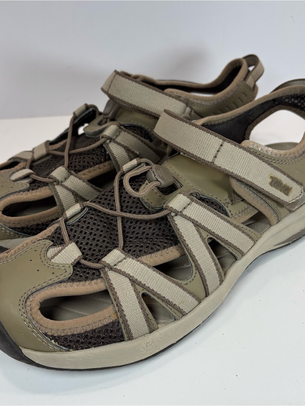 Teva Omnium 2 Tan Brown Men’s Sandals Sz 8.5 Closed Tow Hook Loop Outdoor